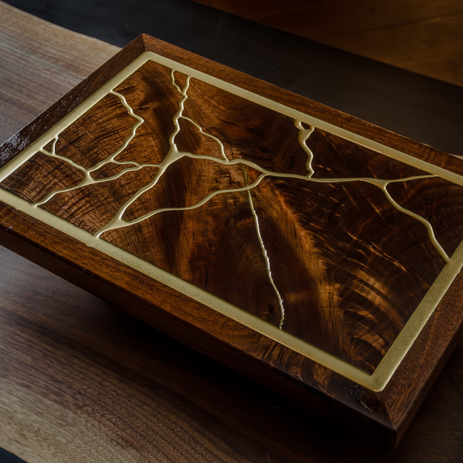 The Kintsugi Board - New Elegance