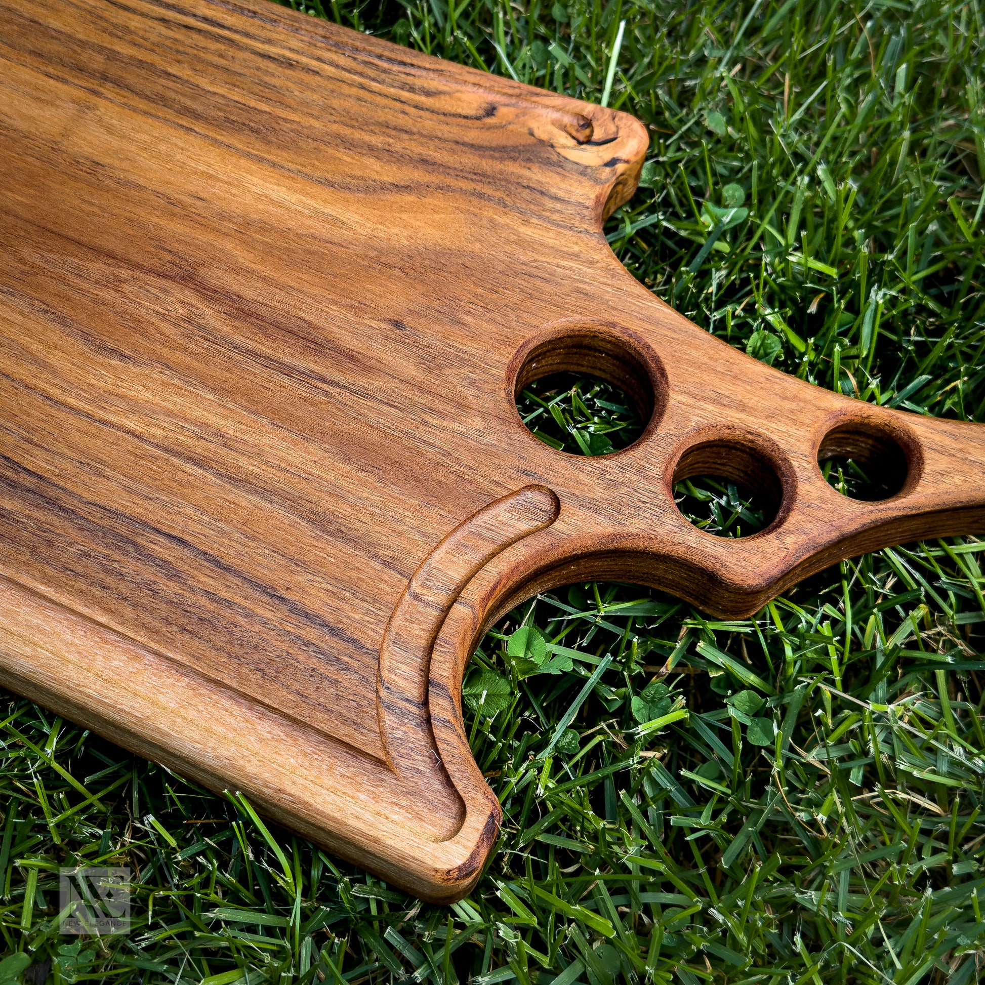 The Hatchet Board - New Elegance