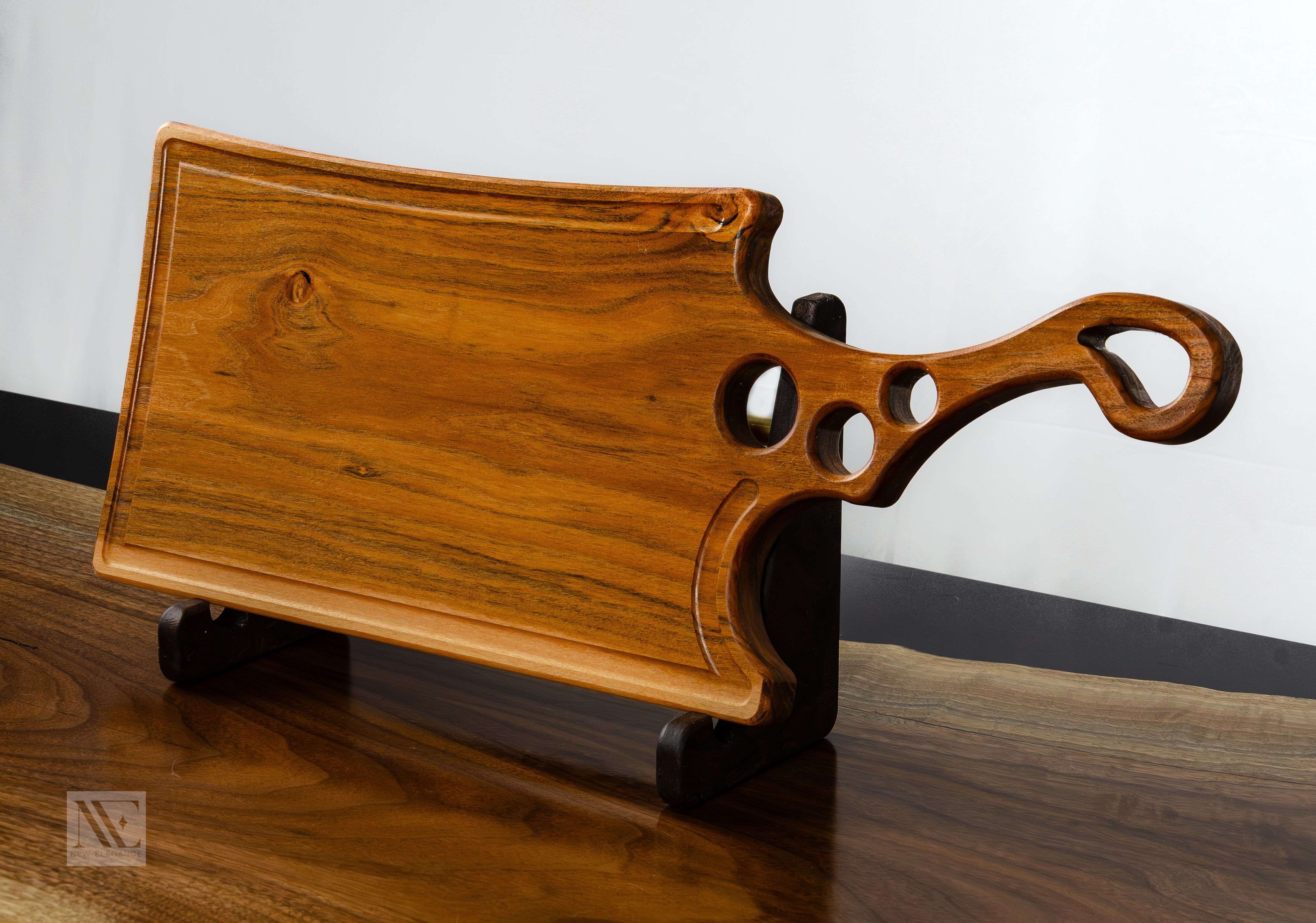 The Hatchet Board - New Elegance